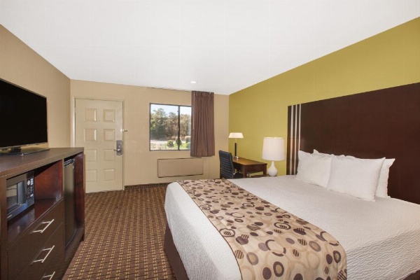 Days Inn by Wyndham San Jose Airport image 26